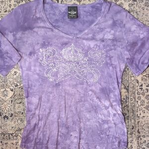 Y2K Crown Purple Tie-Dye V-Neck T-Shirt with Rhinestone Design